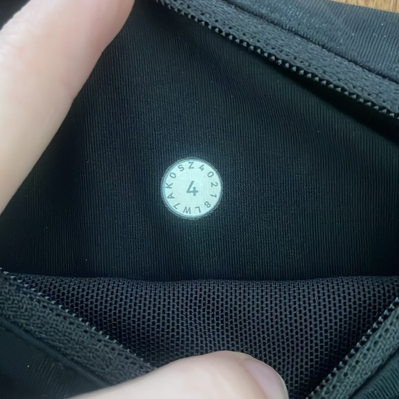 Lululemon low rise speed ups - Picture 4 of 4